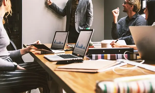 Les Avantages Clés de la Formation en Ligne pour Votre Équipe